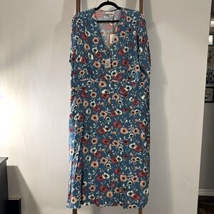 CLEARANCE SALE: NWT Joanie Clothing Floral Midi Dress-18